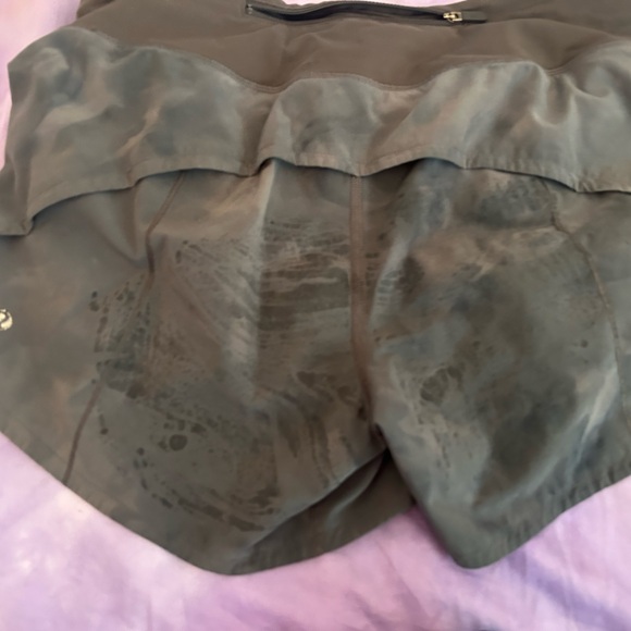 Lululemon Speed up Shorts - size 4 & 6 camo grey black - Picture 6 of 8